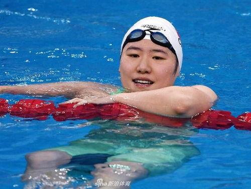 叶诗文资料,泳坛新星，奥运金牌背后的奋斗与荣耀