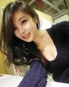 泰国巨乳短发女主播,网络红人的独特魅力