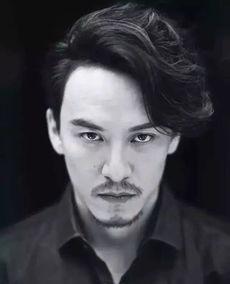 小胡子的明星,揭秘明星小胡子的时尚之路